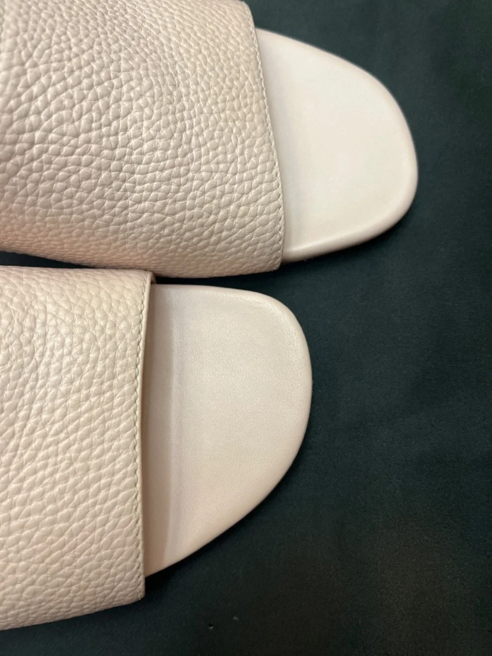 Like New Cole Haan Calli Blush Color, Leather, Open Toe Slide Sandals.  Sz. 8.5.